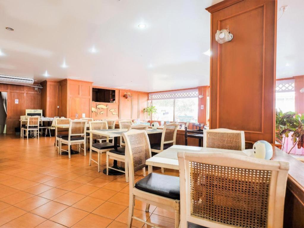 Oyo 565 Trang Hotel Luaran gambar