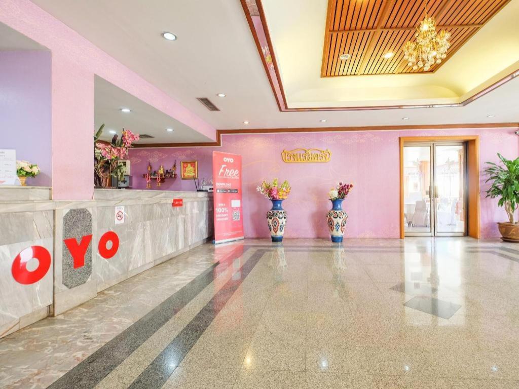 Oyo 565 Trang Hotel Luaran gambar