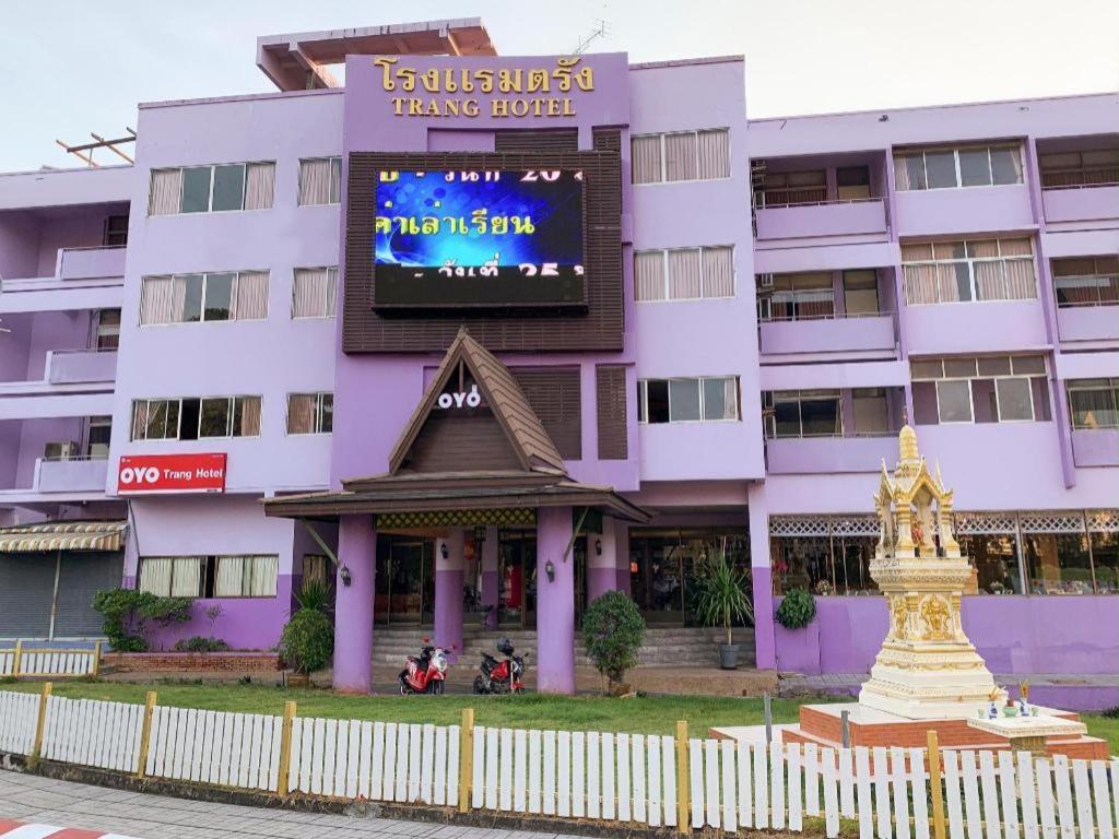 Oyo 565 Trang Hotel Luaran gambar