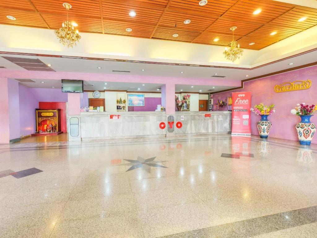 Oyo 565 Trang Hotel Luaran gambar