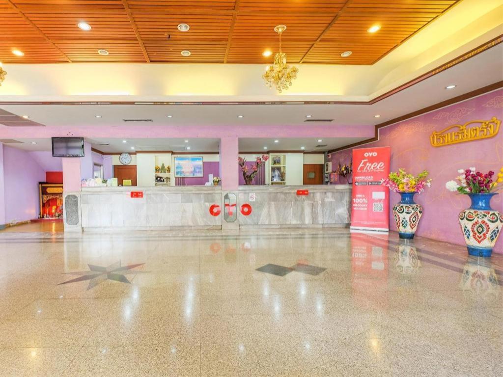 Oyo 565 Trang Hotel Luaran gambar