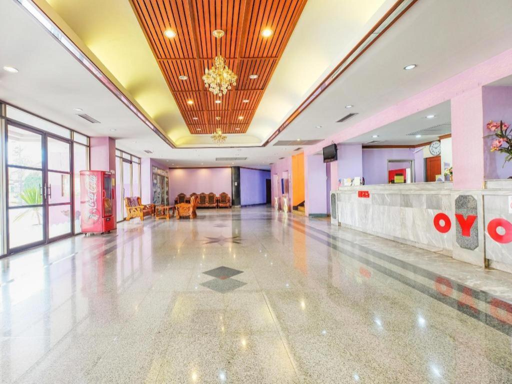 Oyo 565 Trang Hotel Luaran gambar