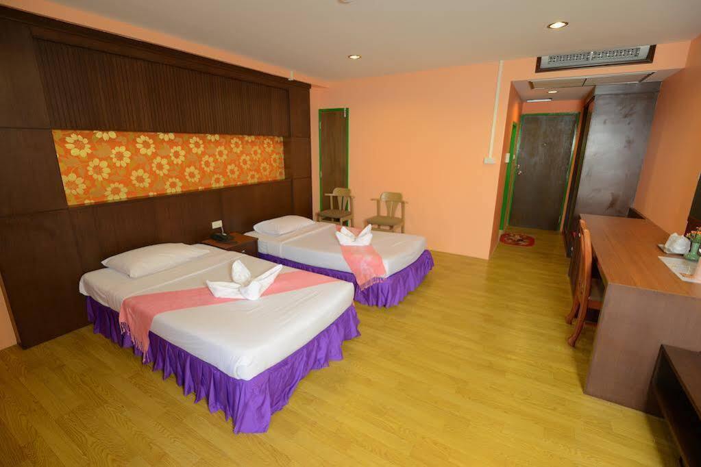 Oyo 565 Trang Hotel Luaran gambar