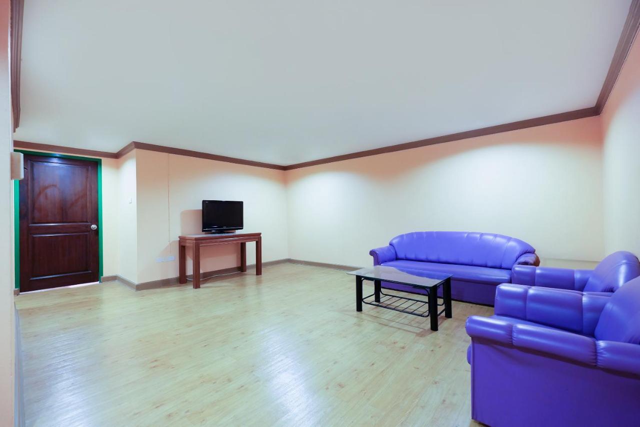 Oyo 565 Trang Hotel Luaran gambar