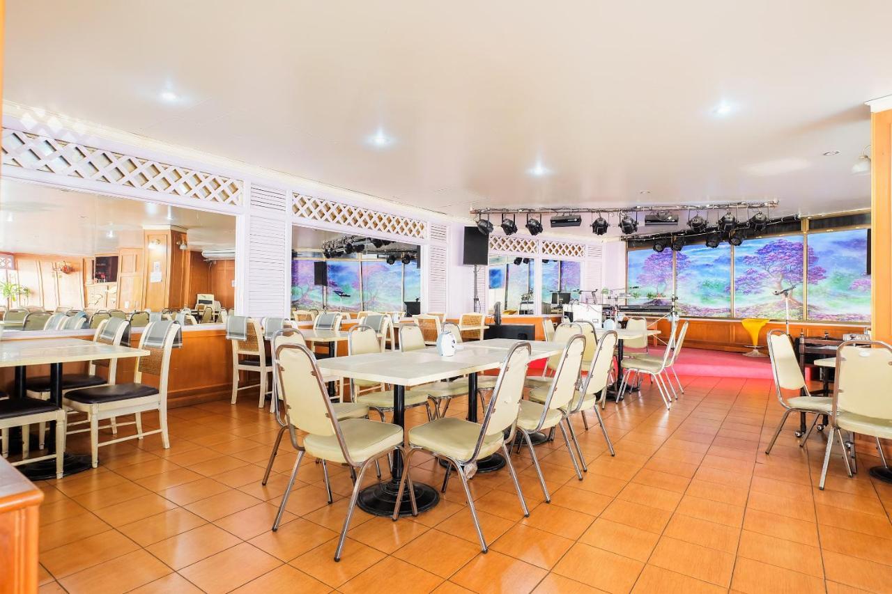 Oyo 565 Trang Hotel Luaran gambar