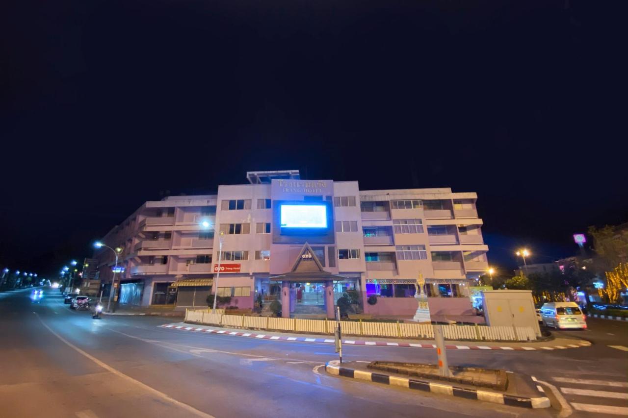 Oyo 565 Trang Hotel Luaran gambar