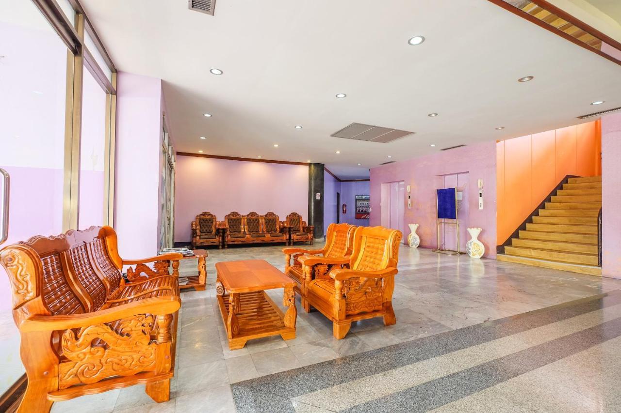 Oyo 565 Trang Hotel Luaran gambar