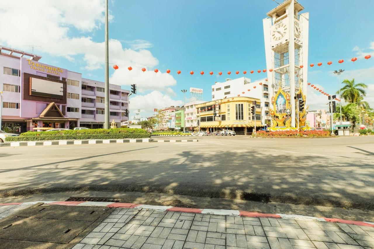 Oyo 565 Trang Hotel Luaran gambar